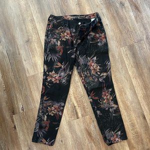 Chicos So Slimming Girlfriend Ankle Jeans size 8R